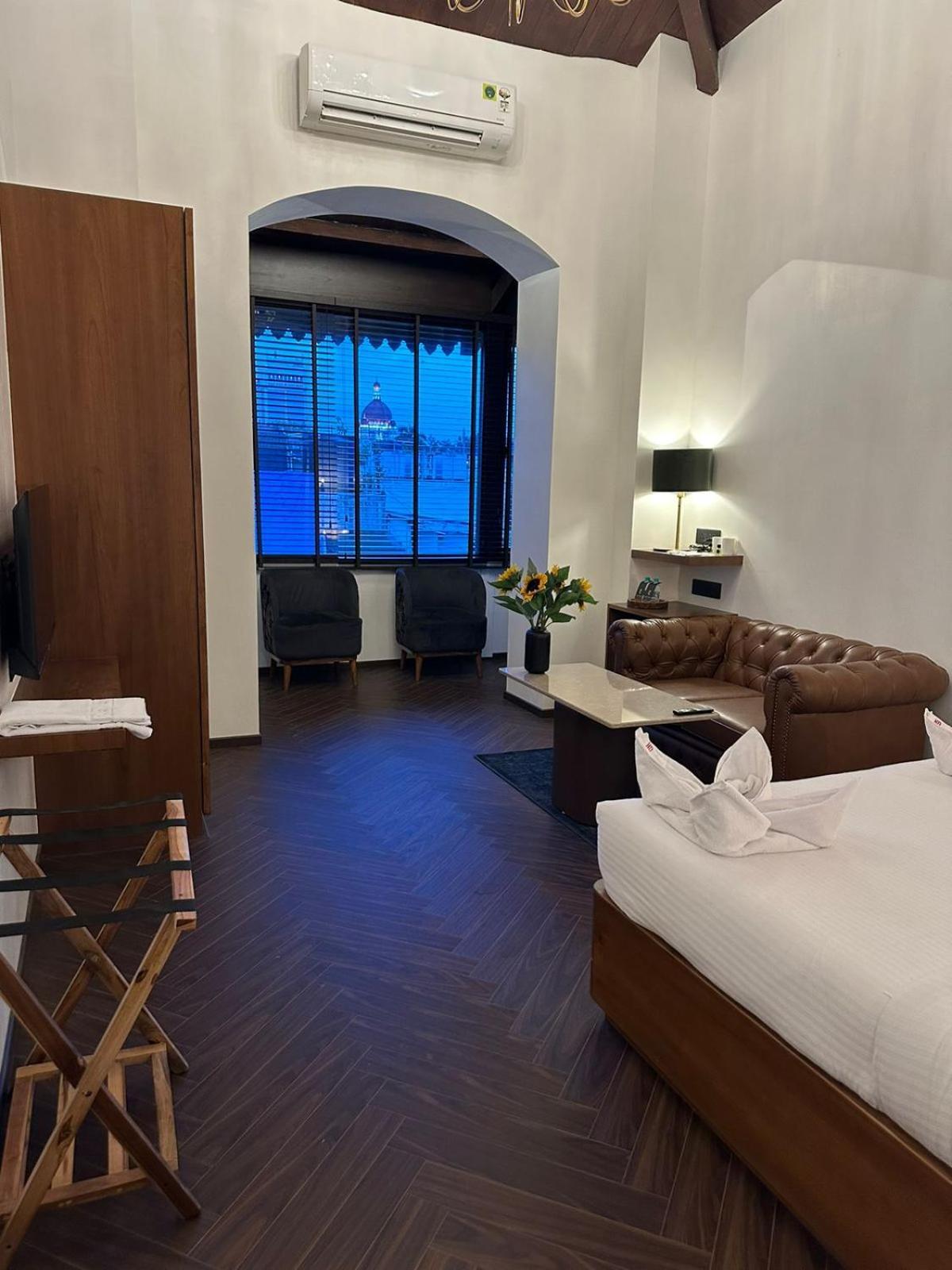 Gulf Hotel Mumbai- The Boutique Hotel Colaba Mumbai Ngoại thất bức ảnh