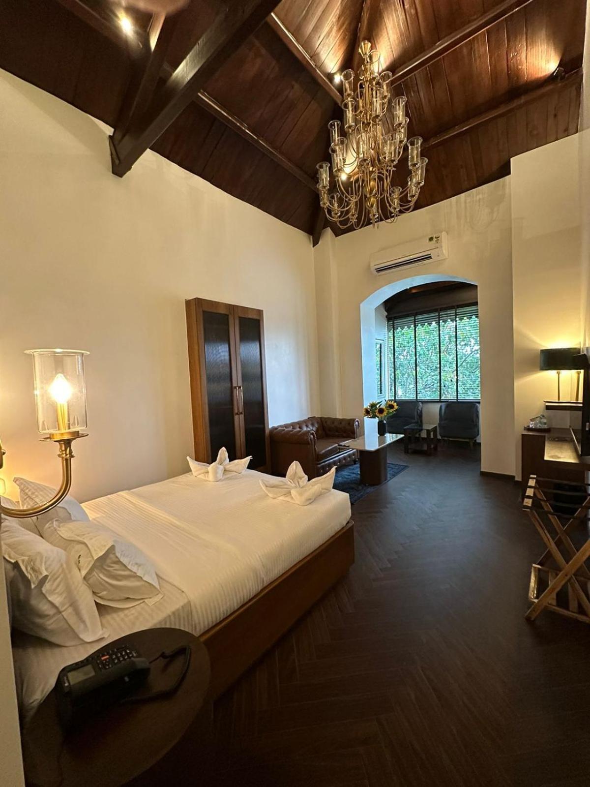 Gulf Hotel Mumbai- The Boutique Hotel Colaba Mumbai Ngoại thất bức ảnh