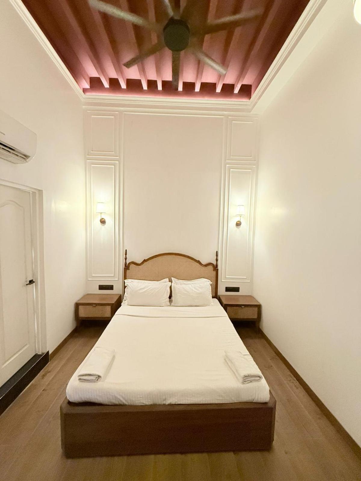 Gulf Hotel Mumbai- The Boutique Hotel Colaba Mumbai Ngoại thất bức ảnh