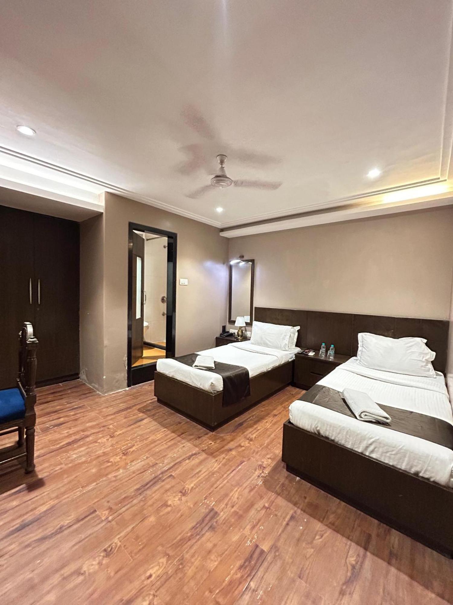 Gulf Hotel Mumbai- The Boutique Hotel Colaba Mumbai Ngoại thất bức ảnh