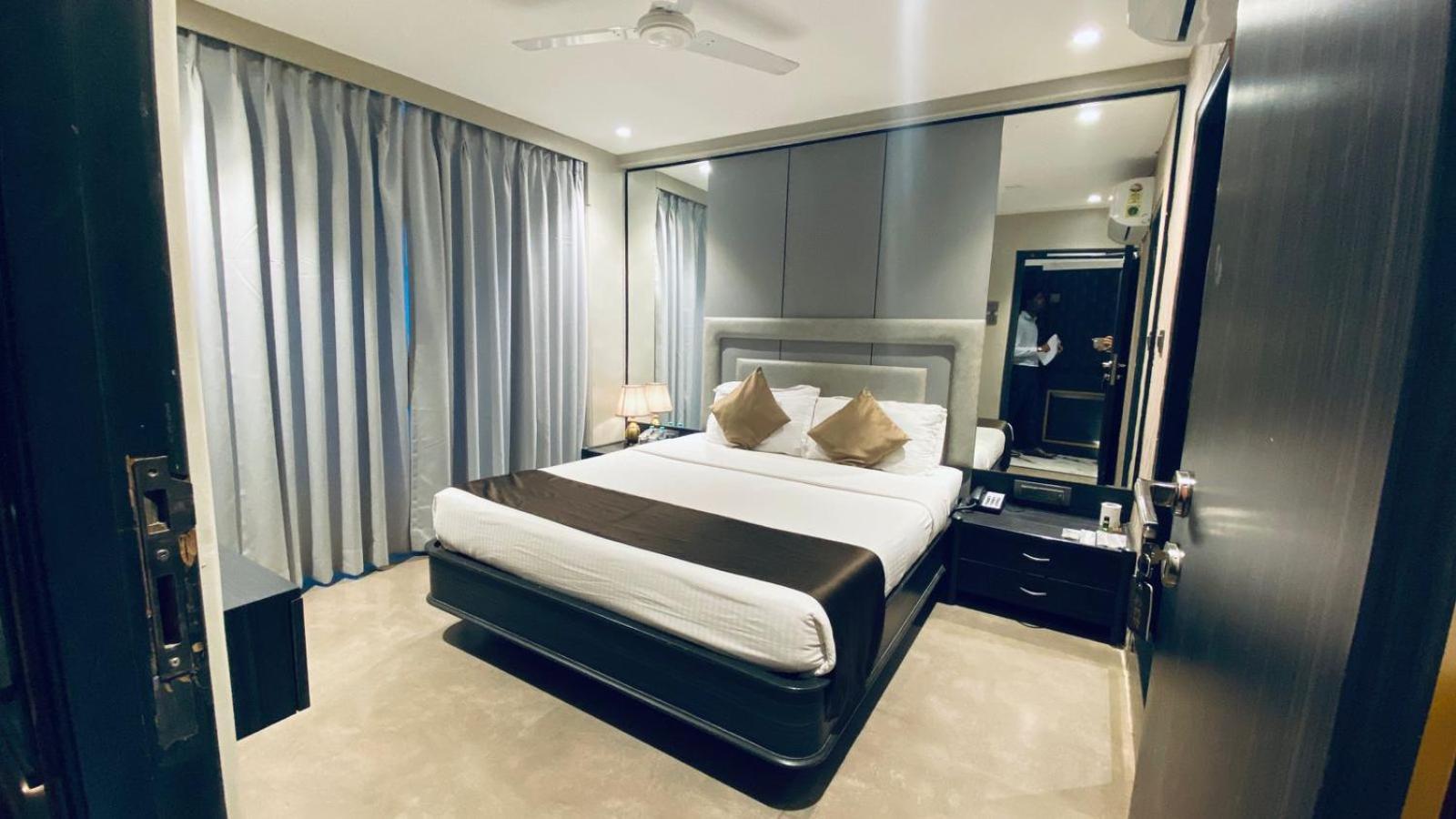 Gulf Hotel Mumbai- The Boutique Hotel Colaba Mumbai Ngoại thất bức ảnh