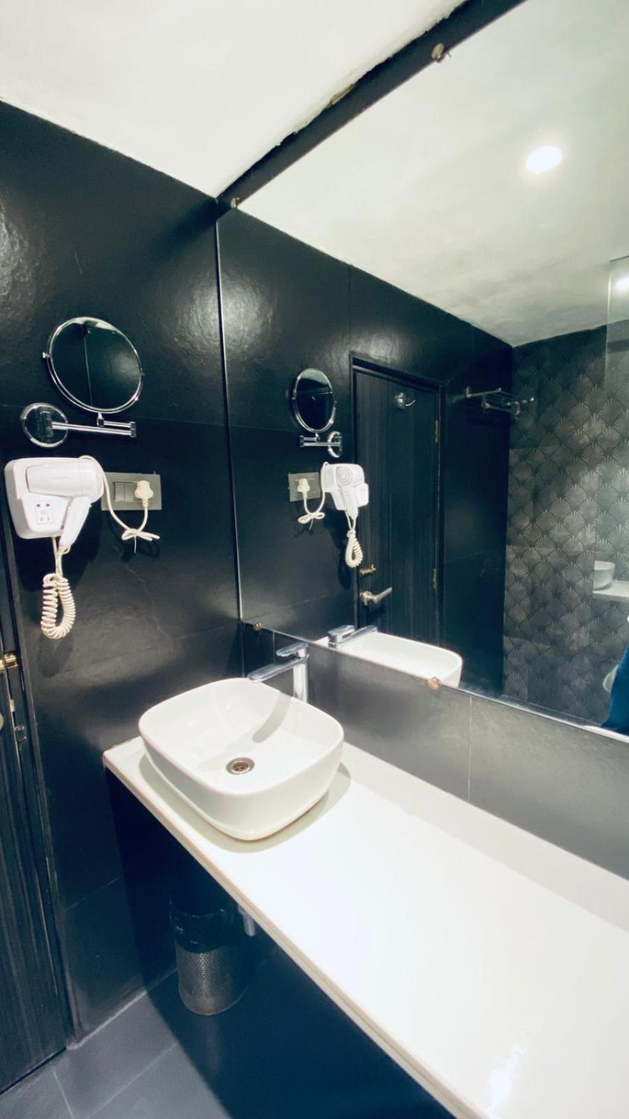 Gulf Hotel Mumbai- The Boutique Hotel Colaba Mumbai Ngoại thất bức ảnh
