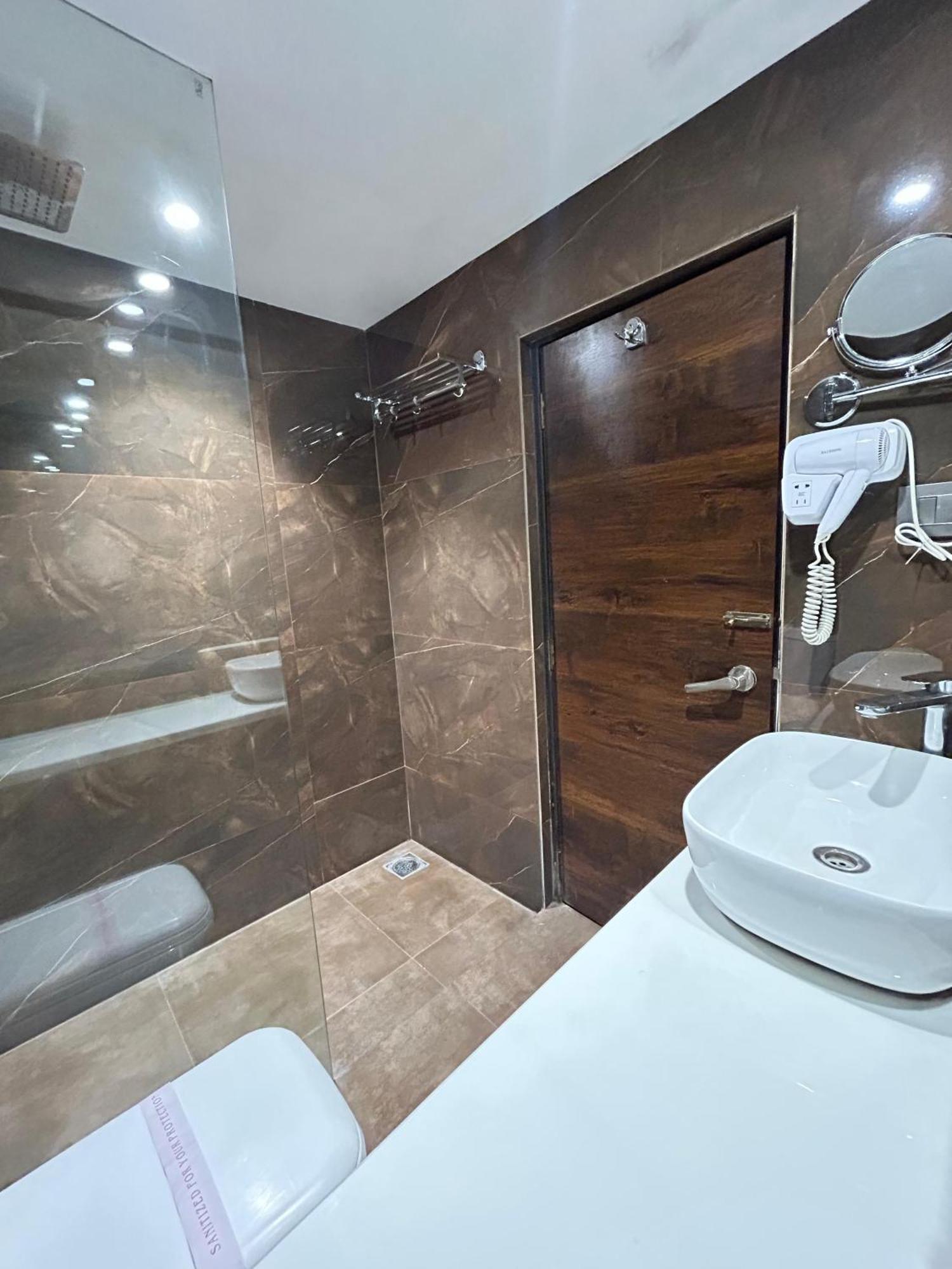Gulf Hotel Mumbai- The Boutique Hotel Colaba Mumbai Ngoại thất bức ảnh