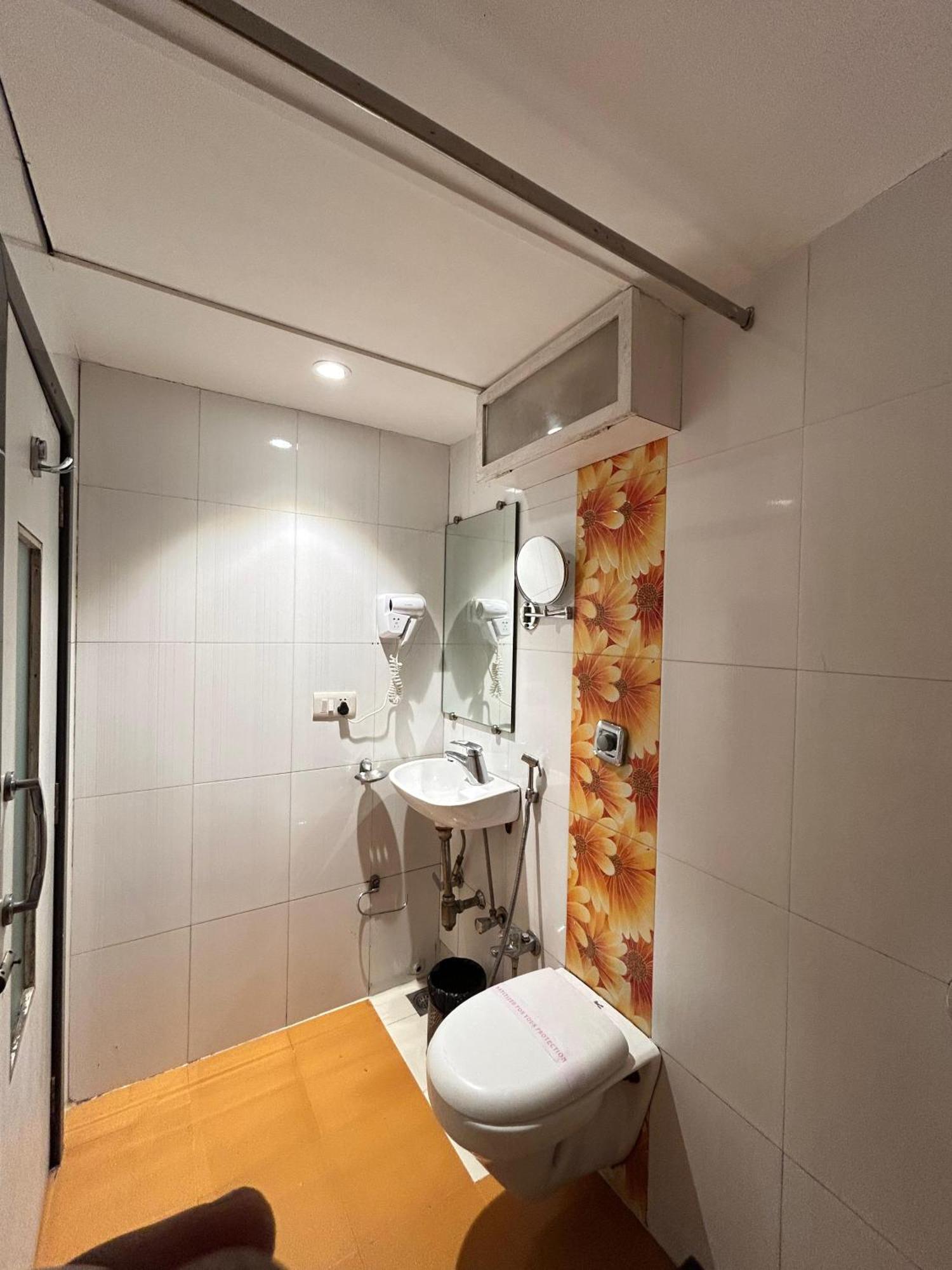 Gulf Hotel Mumbai- The Boutique Hotel Colaba Mumbai Ngoại thất bức ảnh