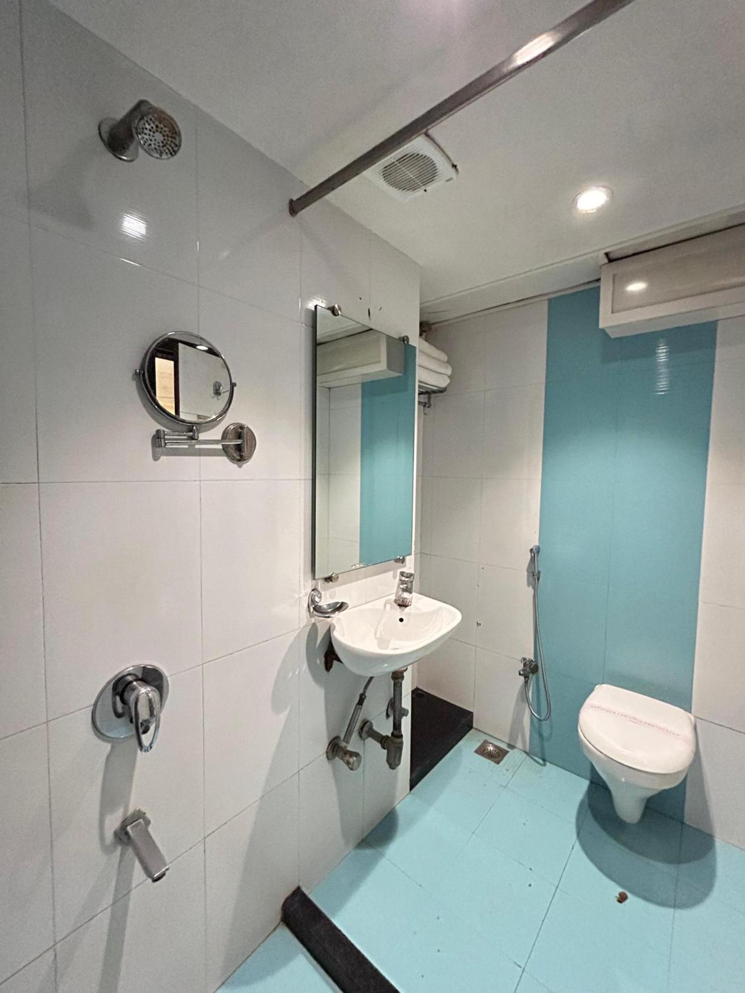 Gulf Hotel Mumbai- The Boutique Hotel Colaba Mumbai Ngoại thất bức ảnh