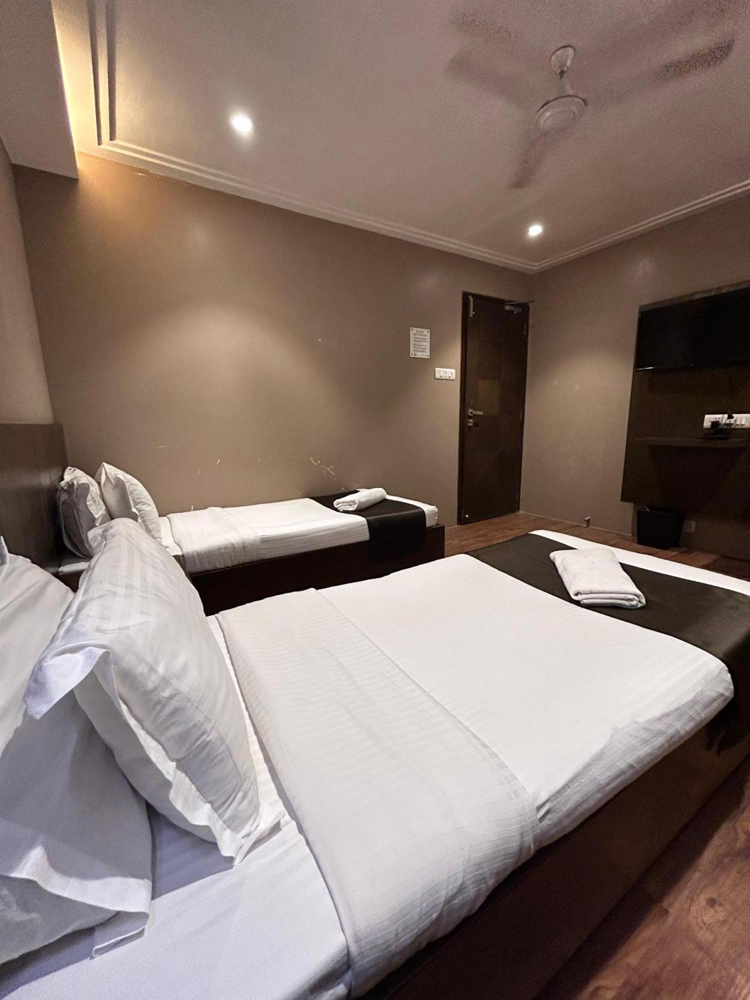Gulf Hotel Mumbai- The Boutique Hotel Colaba Mumbai Ngoại thất bức ảnh